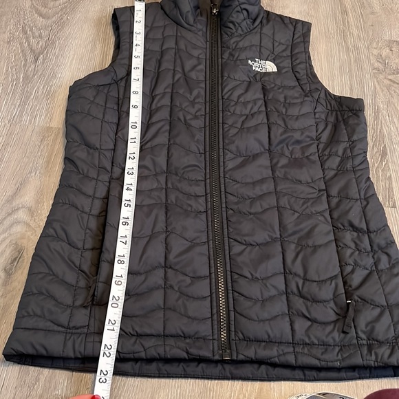 The north face vest . Size XS - Picture 6 of 9